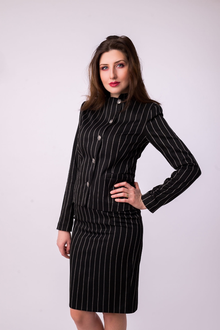 Imagine Compleu Iuliana Negru