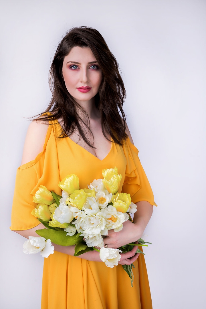 Imagine Rochie Leila galbena