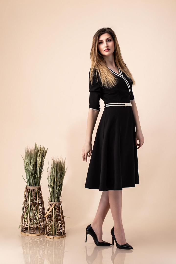 Imagine Rochia Rhona neagra