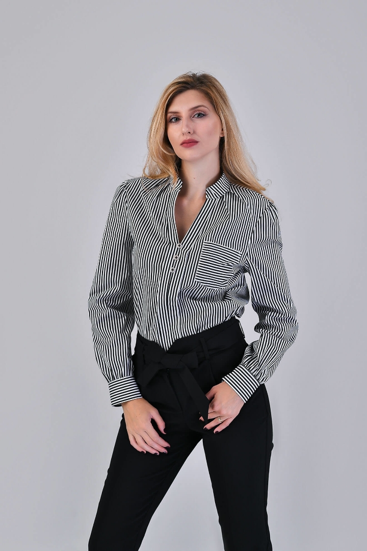 Imagine Bluza Delia cu dungi de culoare neagra