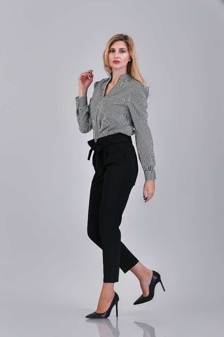 Imagine Bluza Delia cu dungi de culoare neagra