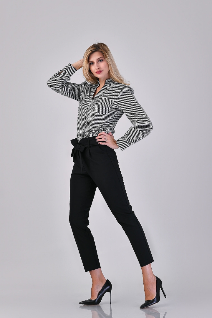 Imagine Bluza Delia cu dungi de culoare neagra