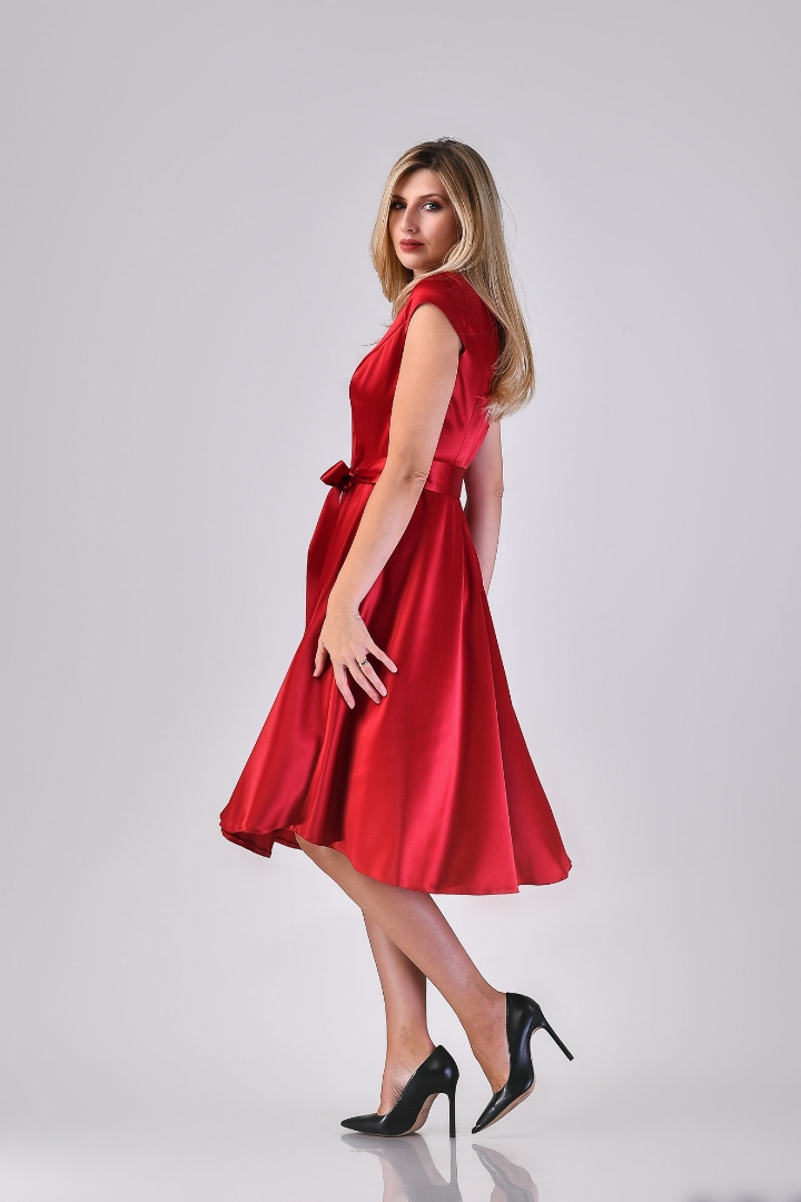 Imagine Rochia Laura din tafta rosie