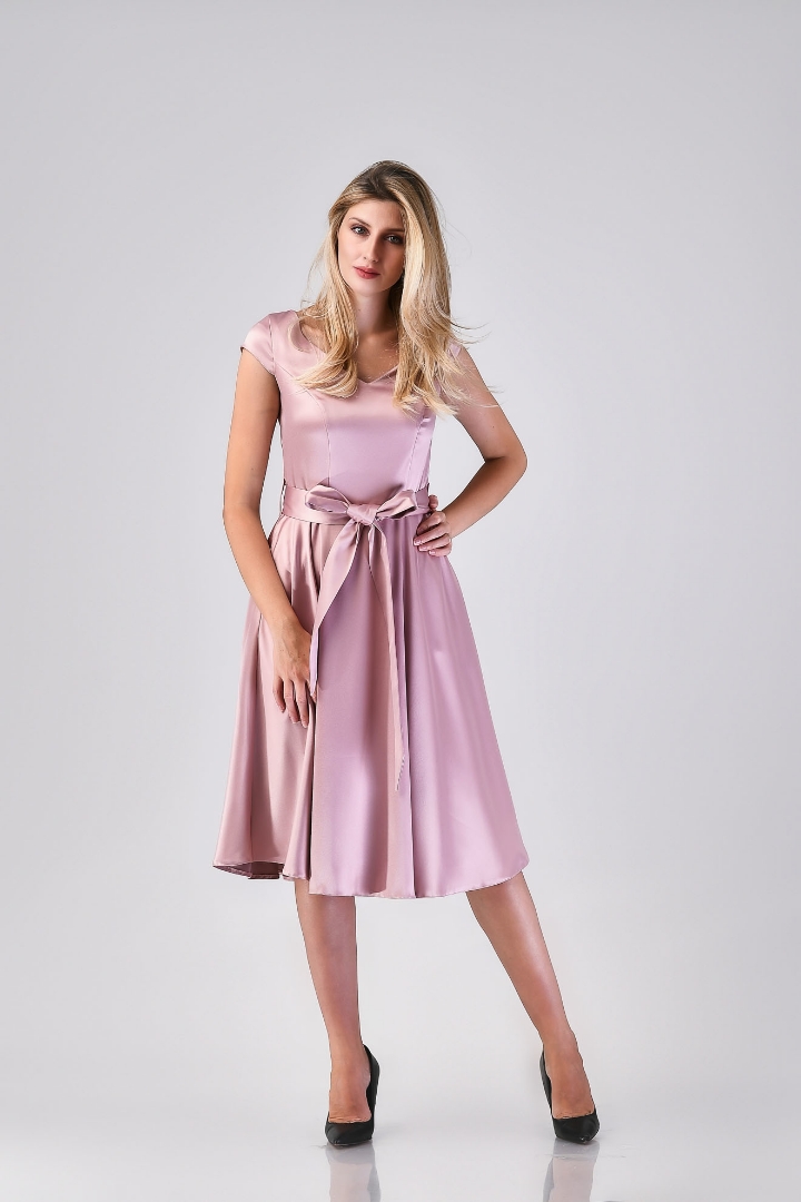 Imagine Rochia Laura din tafta roz pudra