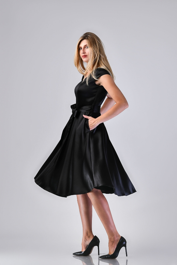 Imagine Rochia Laura din tafta neagra