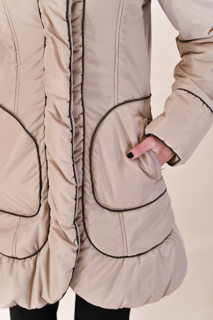 Imagine Geaca Carla din fas bej