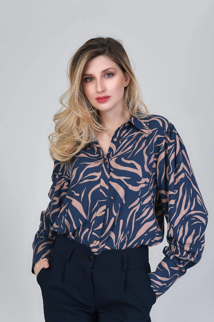 Imagine Bluza Cecilia bleumarin cu imprimeu bej