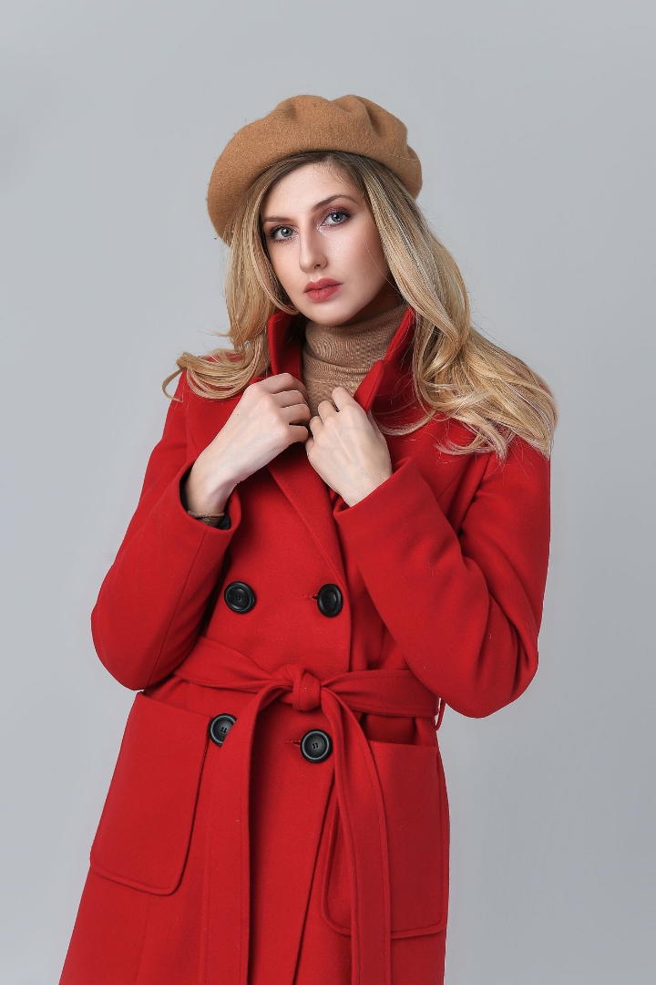 Imagine Palton Carmen rosu