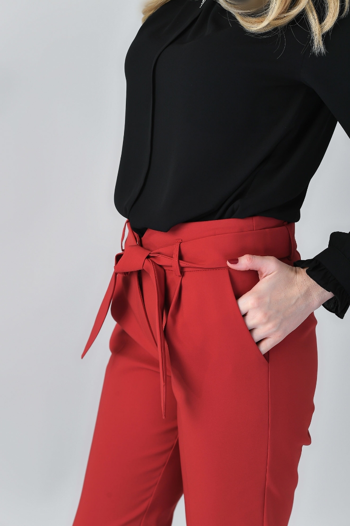 Imagine Pantalon Nicole Rosu