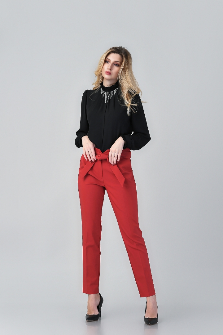 Imagine Pantalon Nicole Rosu