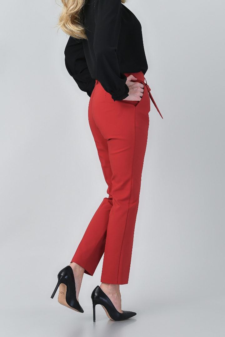 Imagine Pantalon Nicole Rosu