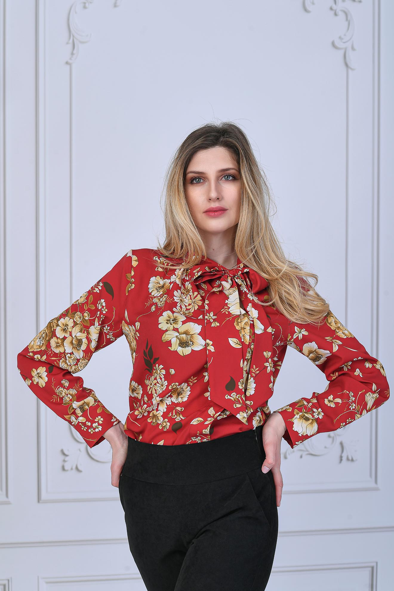 Imagine Bluza Gabriela roșie cu imprimeu floral