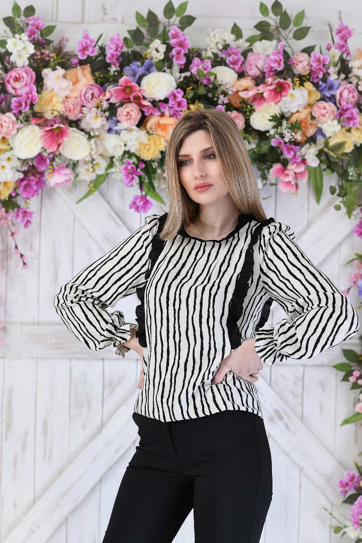 Imagine Bluza Ilona alb cu negru