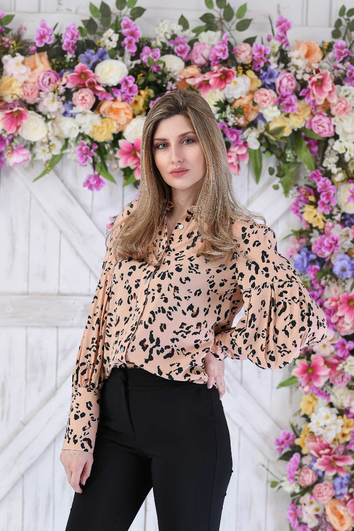 Imagine Bluza Vica animal print bej cu negru