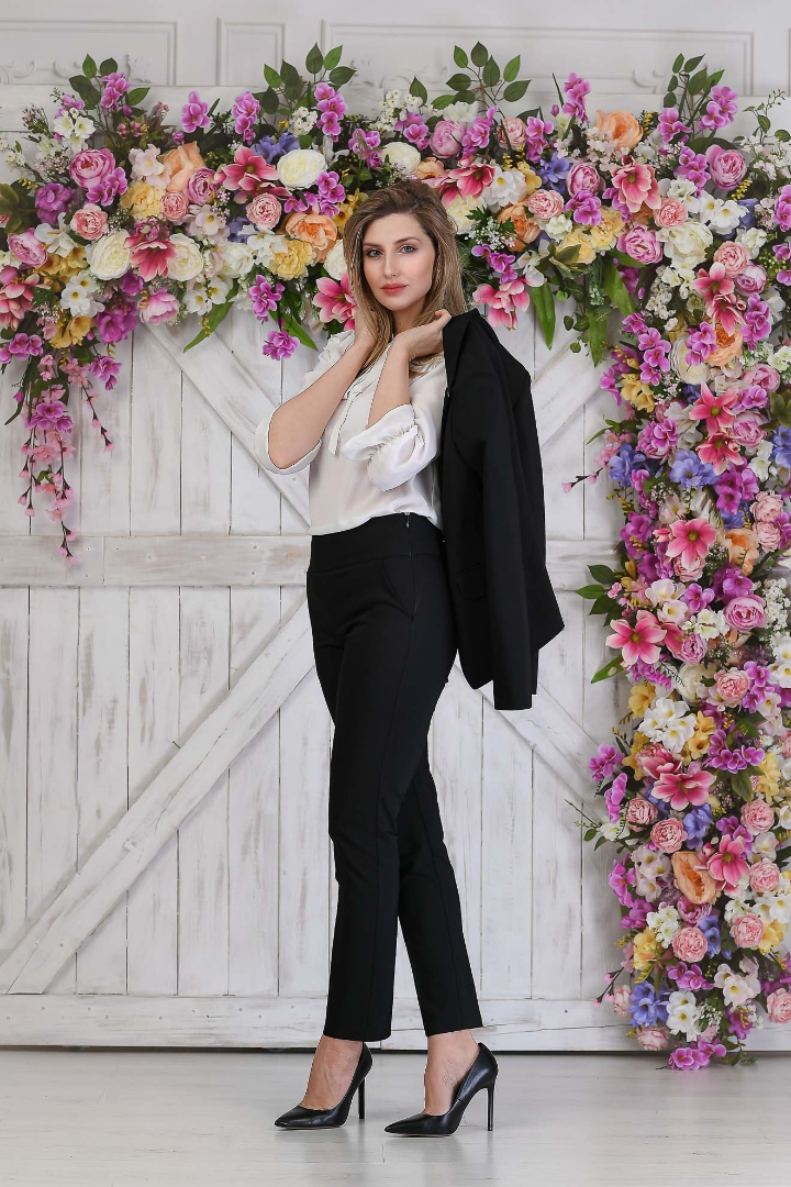 Imagine Pantalon Kate negru