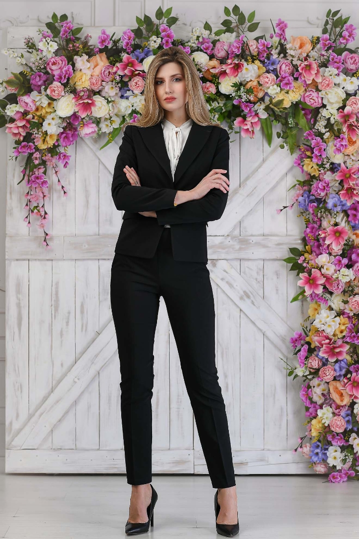 Imagine Sacou Kate Negru