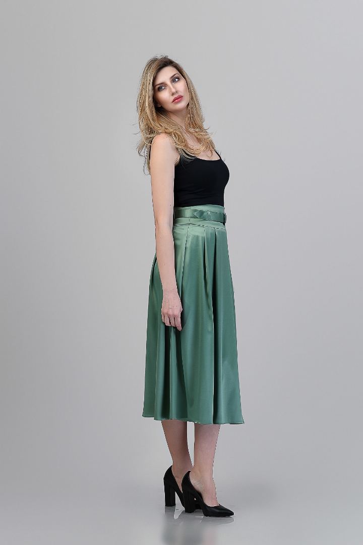 Imagine Fusta Daciana oliv