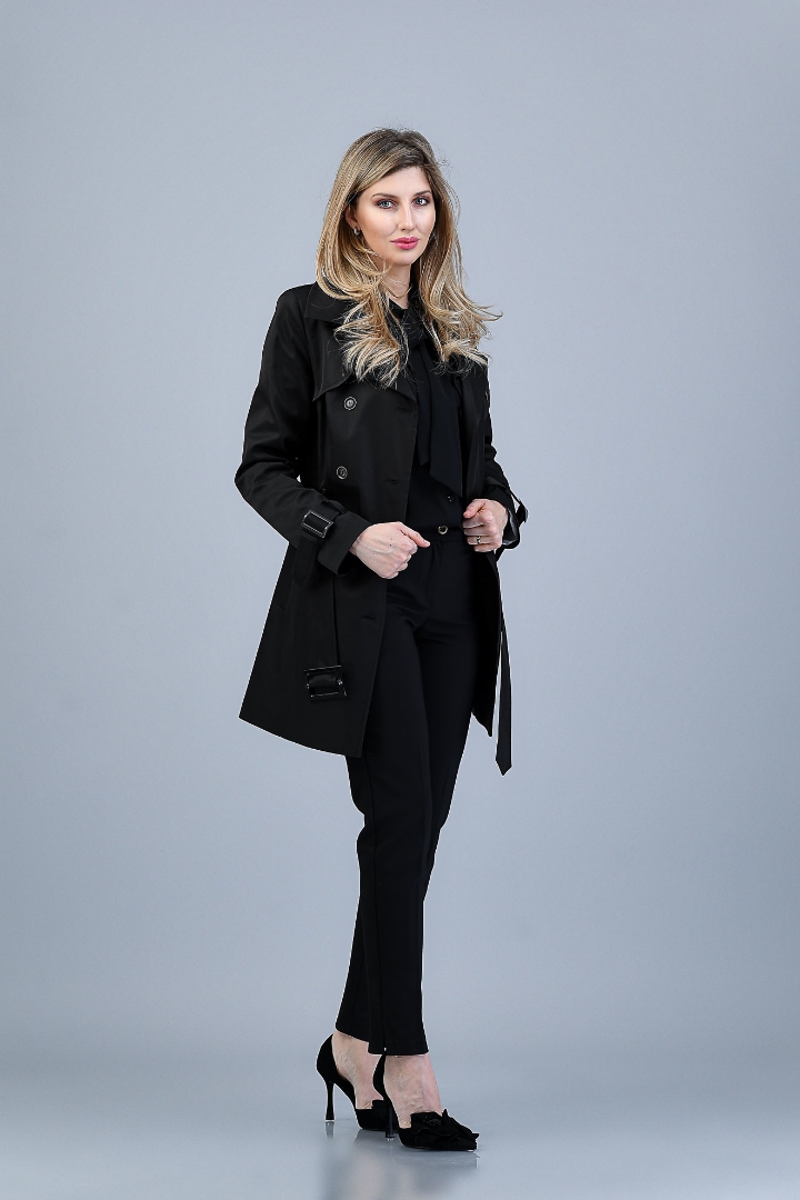 Imagine Trench Ramona Negru