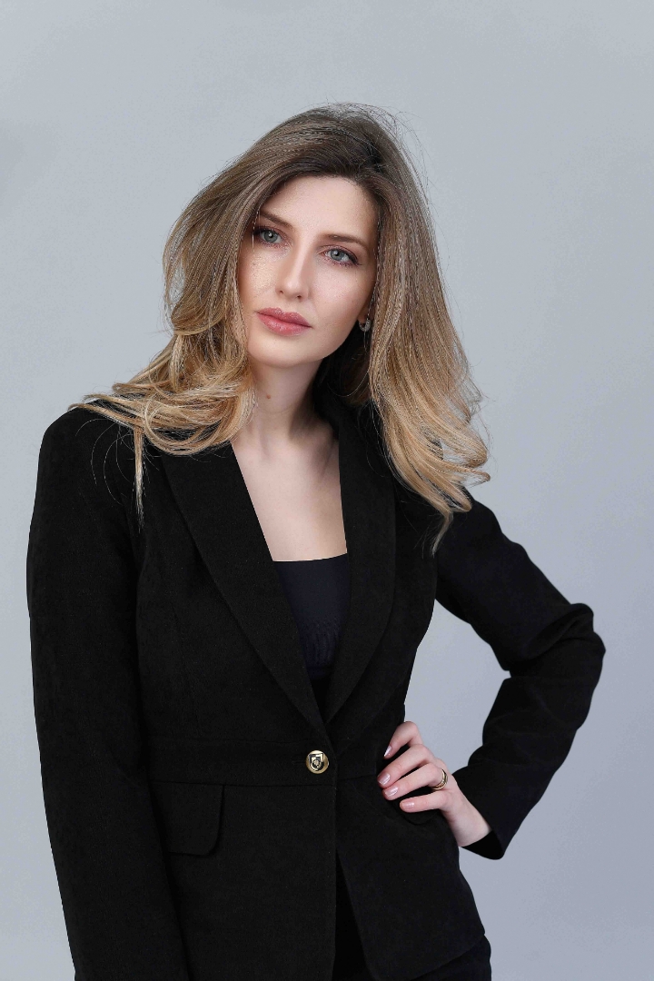 Imagine SACOUL RAISA NEGRU