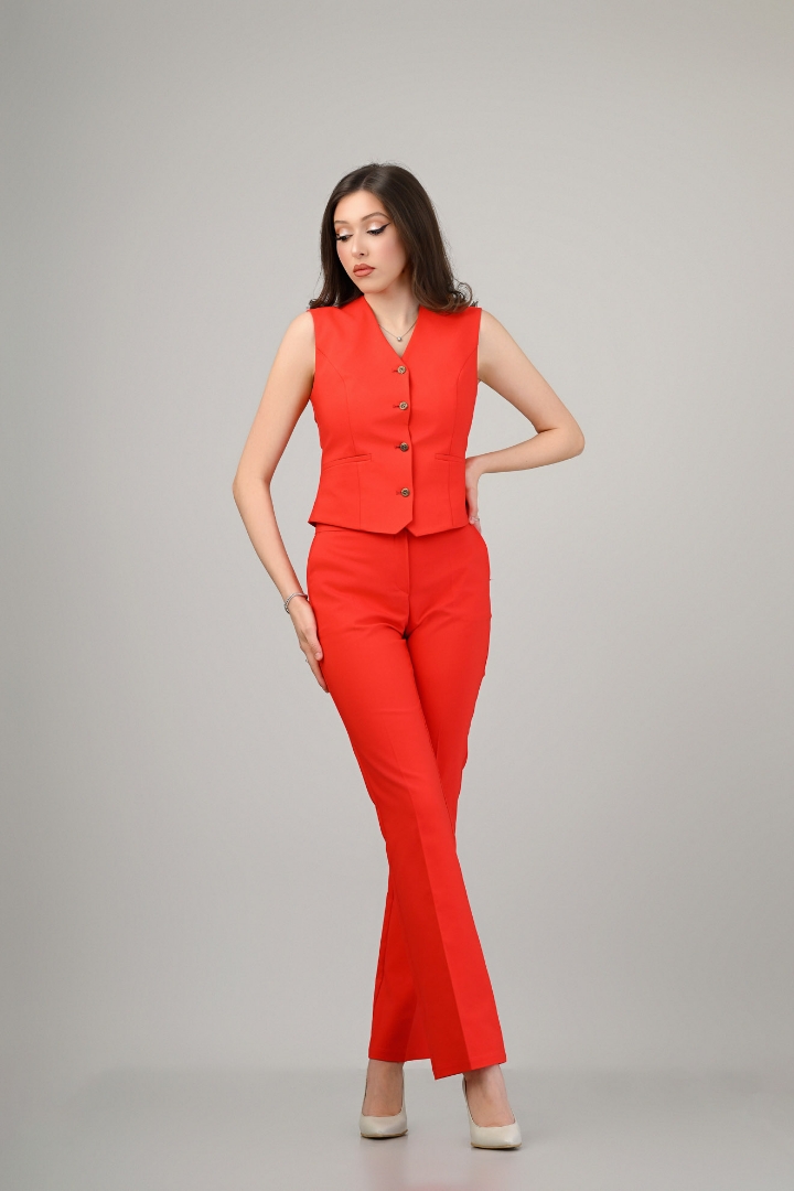 Imagine Vesta Crina rosie