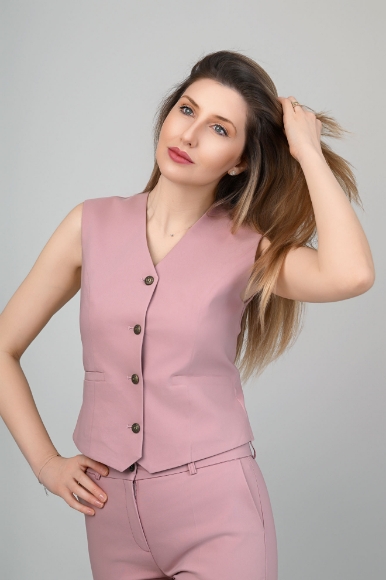 Imagine Vesta Crina roz