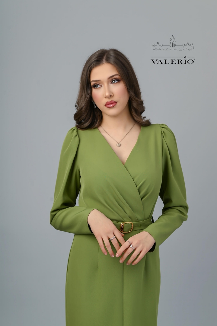 Imagine Rochia Nikole Fistic