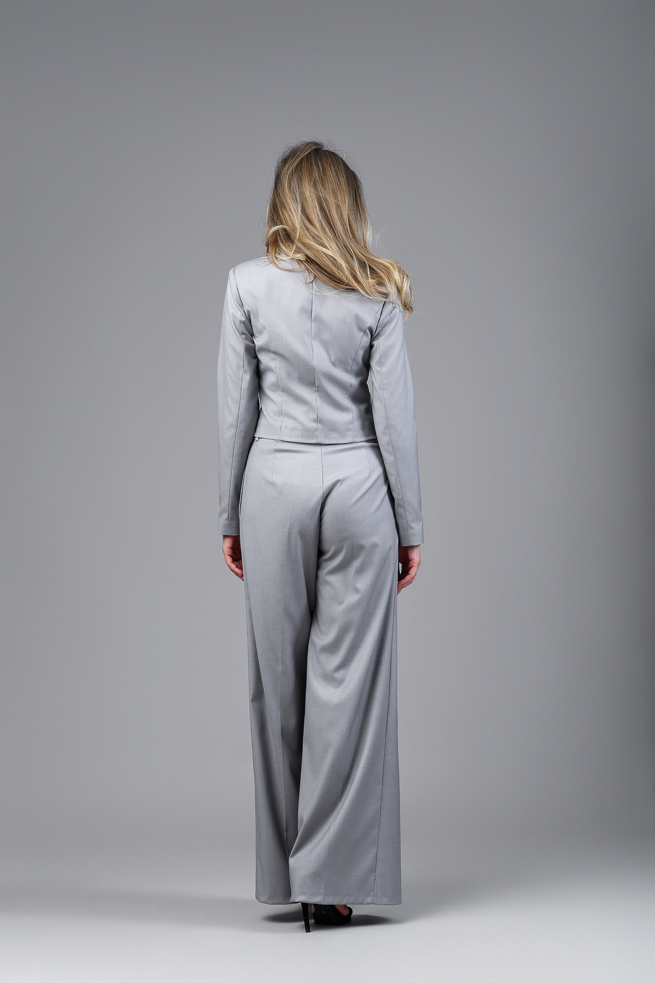 Imagine Pantalonul Saskia gri