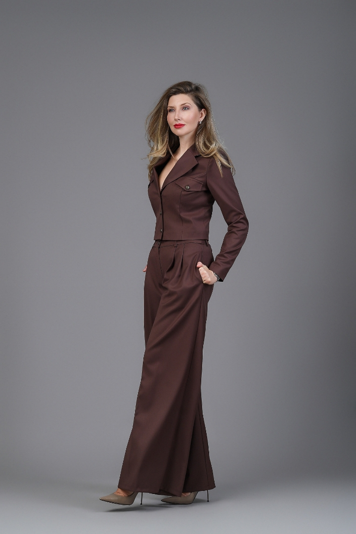 Imagine Pantalonul Saskia maron