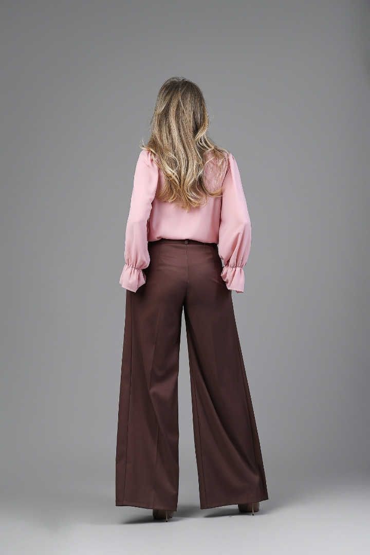 Imagine Pantalonul Saskia maron