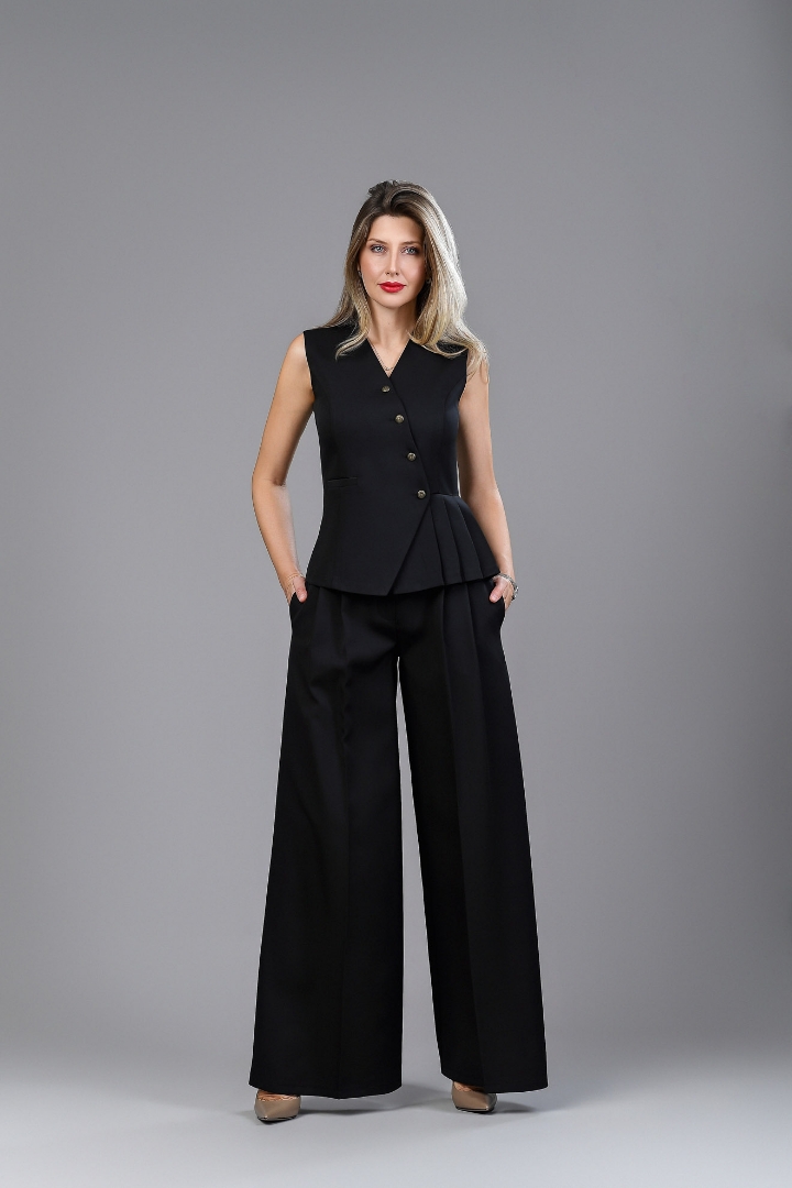 Imagine Vesta Celine neagra